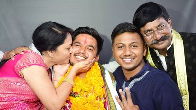 Home is where the gold is, Ojas Deotale returns from Asian Games, Nagpur erupts
