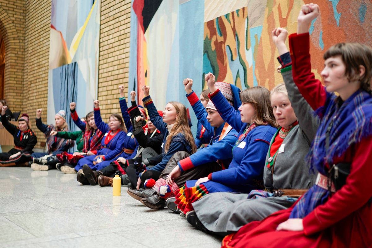 Norway activists press on with their protest against…