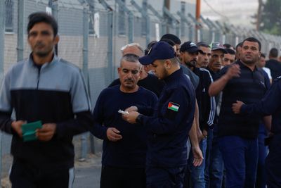 Israel detains, expels to West Bank hundreds of Gaza Palestinian workers