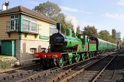 Victorian steam locomotive hauls first train in 78 years