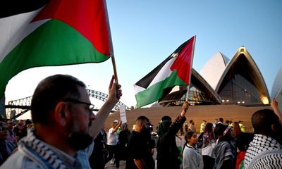 Experts slam ‘disproportionate’ NSW approach to pro-Palestine rallies as government threatens ‘full force’ of law