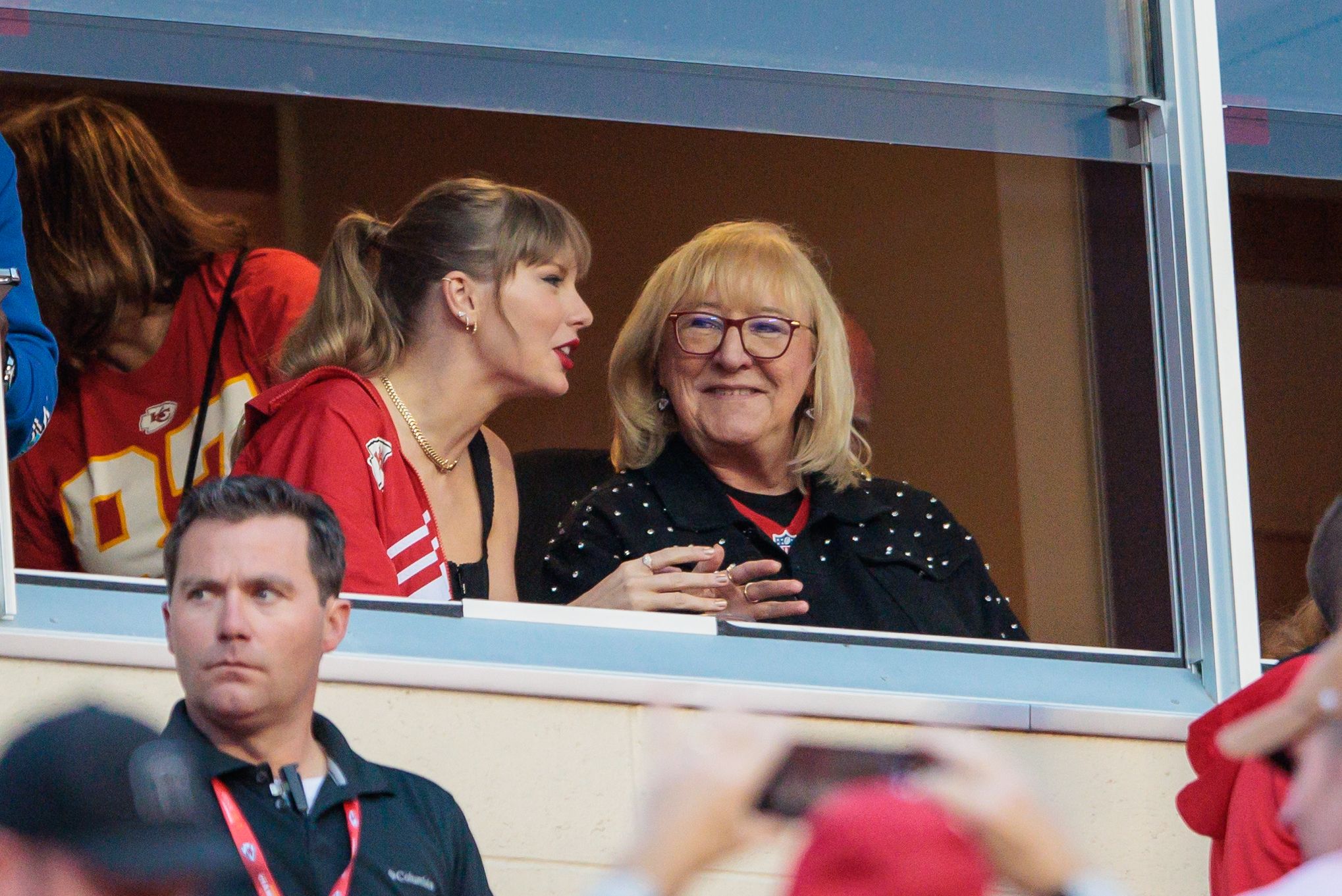 Taylor Swift is back at Arrowhead for BroncosChiefs