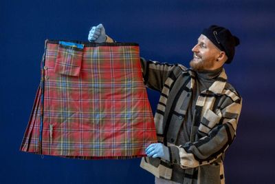 Kilt worn by Billy Connolly at Tartan Day parade to go on display