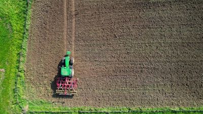 France abstains from EU vote on extending use of glyphosate pesticide