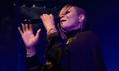 Gabrielle review – hip shakers, soulful sunshine and Dreams