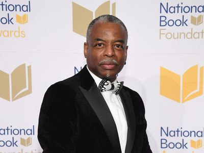 LeVar Burton to replace Drew Barrymore as host of National Book Awards