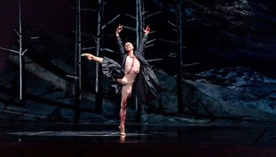 Joffrey Ballet tells ‘Frankenstein’ story with menace and beauty