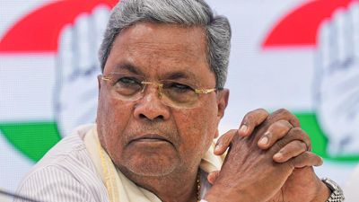 Supply power to farmers continuously for five hours in three shifts every day: Siddaramaiah to Escoms