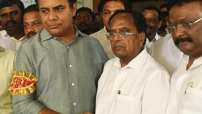 KTR meets Ponnala, invites him to join BRS; to meet KCR on Sunday