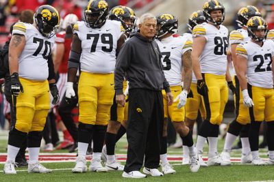 Fox roasted Iowa’s offense with a brutally honest graphic during Wisconsin game