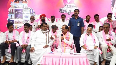BRS promises monthly honorarium of ₹3,000 for women, superfine rice supply through PDS in manifesto