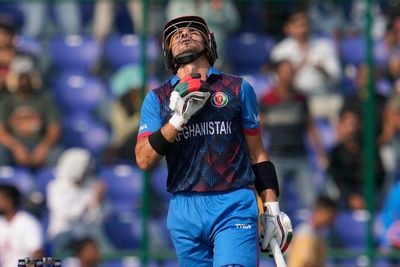 England fight off early Rahmanullah Gurbaz threat to limit Afghanistan to 284