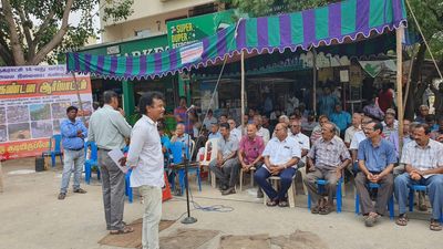 Residents organise dharna against lack of civic amenities in 14th ward in Vellore