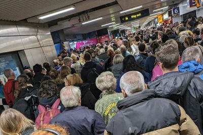 Points failure causes severe disruption for passengers at Euston