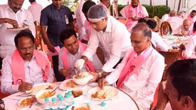 KCR counsels caution to BRS candidates; tells them to shed ego, take along all