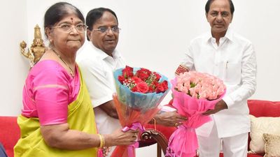Ponnala meets KCR, yet to take decision on joining BRS