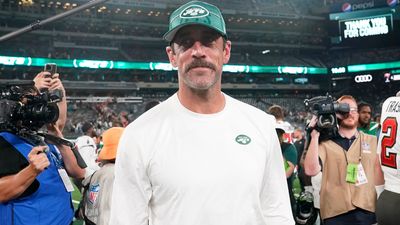 Aaron Rodgers Looked Really Good Walking Without Crutches and Throwing Passes at Eagles-Jets Game