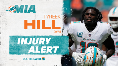 Dolphins WR Tyreek Hill leaves game vs. Panthers