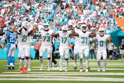 Dolphins whoop Panthers 42-21 to move to 5-1