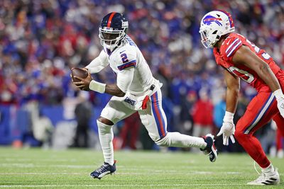 Bills survive Giants as pass on untimed down goes incomplete