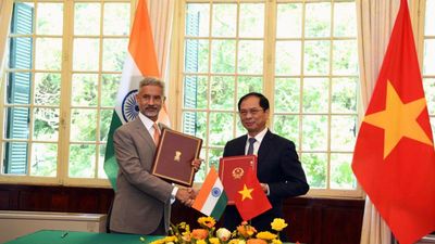 EAM Jaishankar meets Vietnam FM Son, discusses cooperation in key sectors