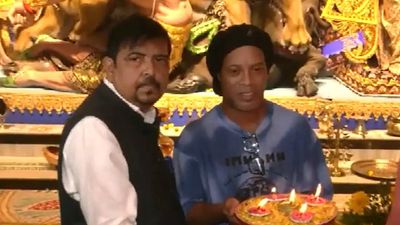 Watch: Football legend Ronaldinho visits Durga Puja pandal in Kolkata