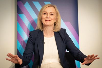 Liz Truss to publish her own 'alternative budget' ahead of Jeremy Hunt
