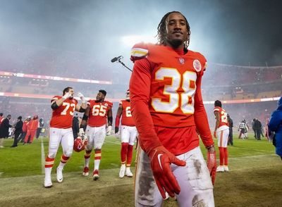 Chiefs CB L’Jarius Sneed receives fine for removing helmet vs. Vikings