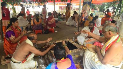 Thousands take part in homams at Dasara Mahotsavalu at Siddhartha Institute in Vijayawada