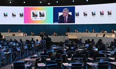 Thomas Bach open to extending IOC presidency and denting Coe’s ambitions