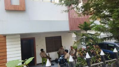 Varanasi: IT raids multiple properties of bullion trader Narayan Das