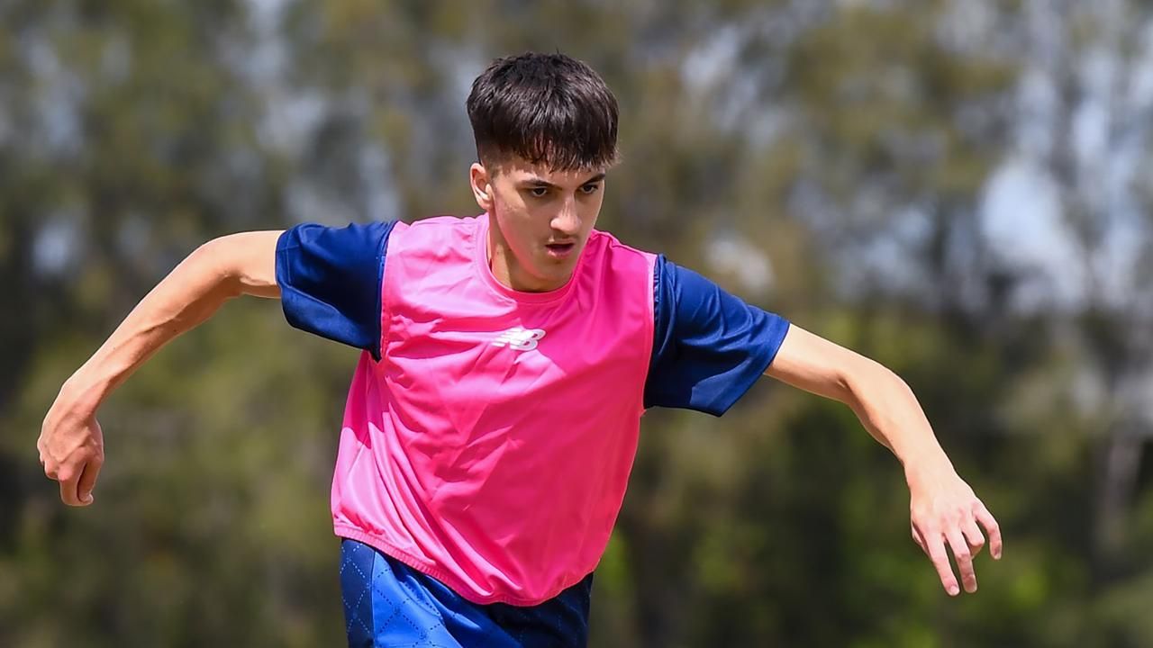 Tim Cahill's son Shae signs for Brisbane Roar