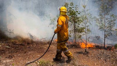 Cooler weather brings relief as firies battle blazes