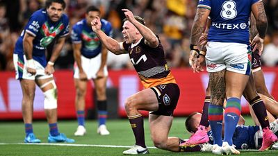 Broncos' offloads cruel Warriors when it matters most