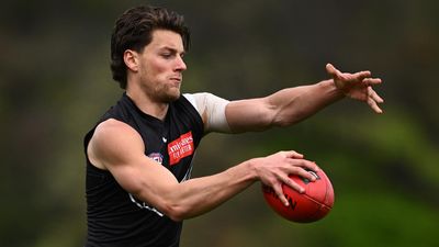 Magpies name Lipinski as sub, no changes for Lions