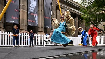 Fringe Festival pushes off with giant golden swing