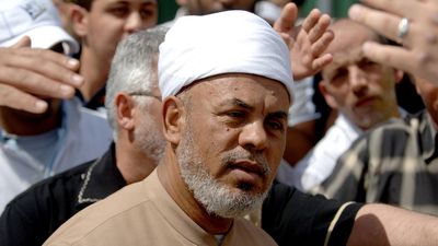Contentious long-time grand mufti dies aged 82