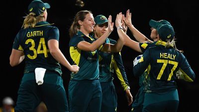 'Brave' Darcie Brown impresses Australia coach Nitschke