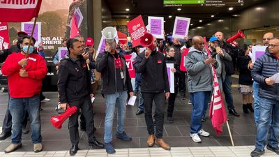 V/Line security guards claim they're being underpaid