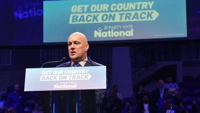 Kiwis mull change options in last week of NZ election
