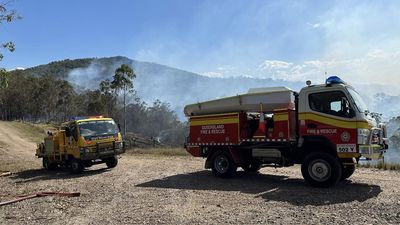 Twenty fire crews battling far north Queensland blaze