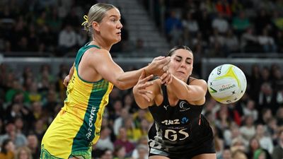 Diamonds shrug off pay dispute to beat NZ in Cup opener