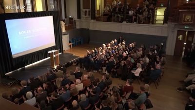 Kevin Spacey receives standing ovation at Oxford university at cancel culture lecture