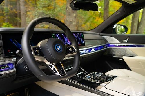 Bmw Electric I7 Review With An 8k Display This