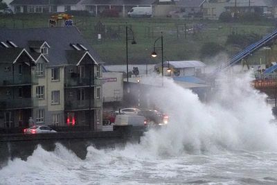 Storm Babet: Amber warning issued as floods and 70mph winds to hit UK