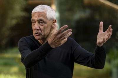 Billionaire AI investor Vinod Khosla’s advice to college students: ‘Get as broad an education as possible’