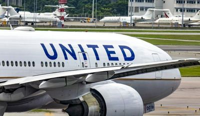 United Airlines slumps as fuel costs, Israel flight suspension mutes profit outlook