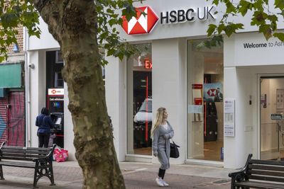 HSBC has already blocked staff from using WhatsApp on work phones—now the bank is banning texts, report says