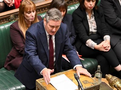 Starmer seeks to reassure Labour councillors over Israel-Gaza stance