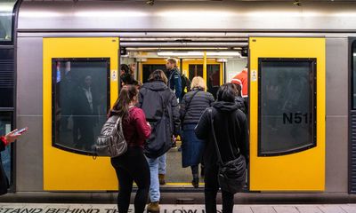 More Australians head back to the office and most prefer Thursday or Friday, study finds